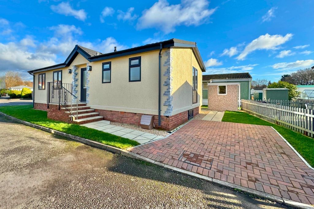 Property photo 1 of 9