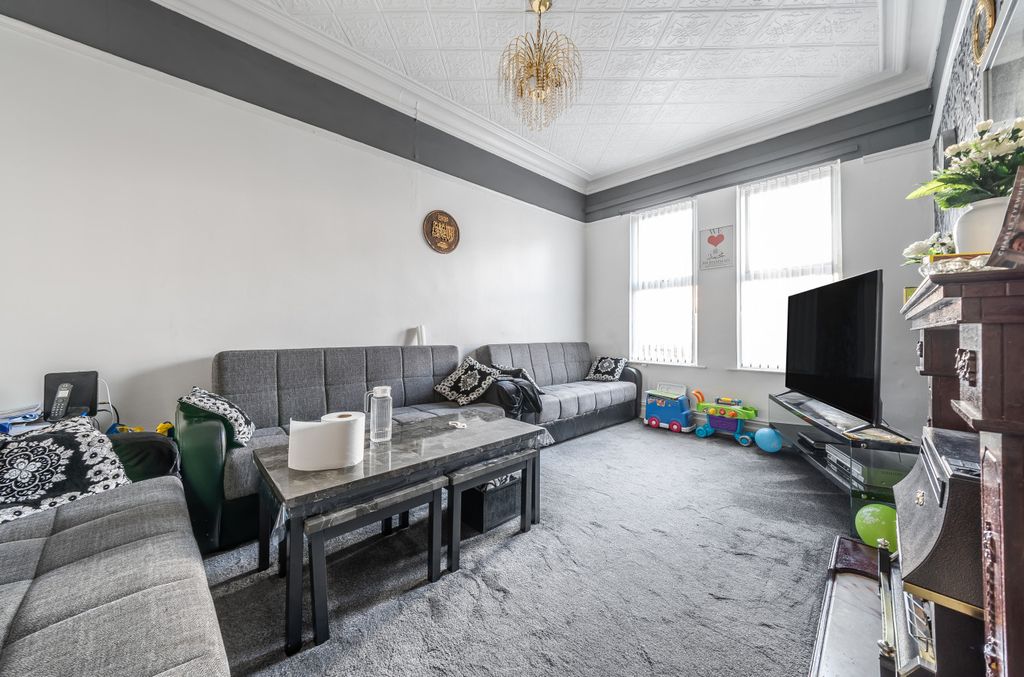 Additional image 6 of 6 bed terraced house for saleBrudenell Avenue, Hyde Park, Leeds LS6