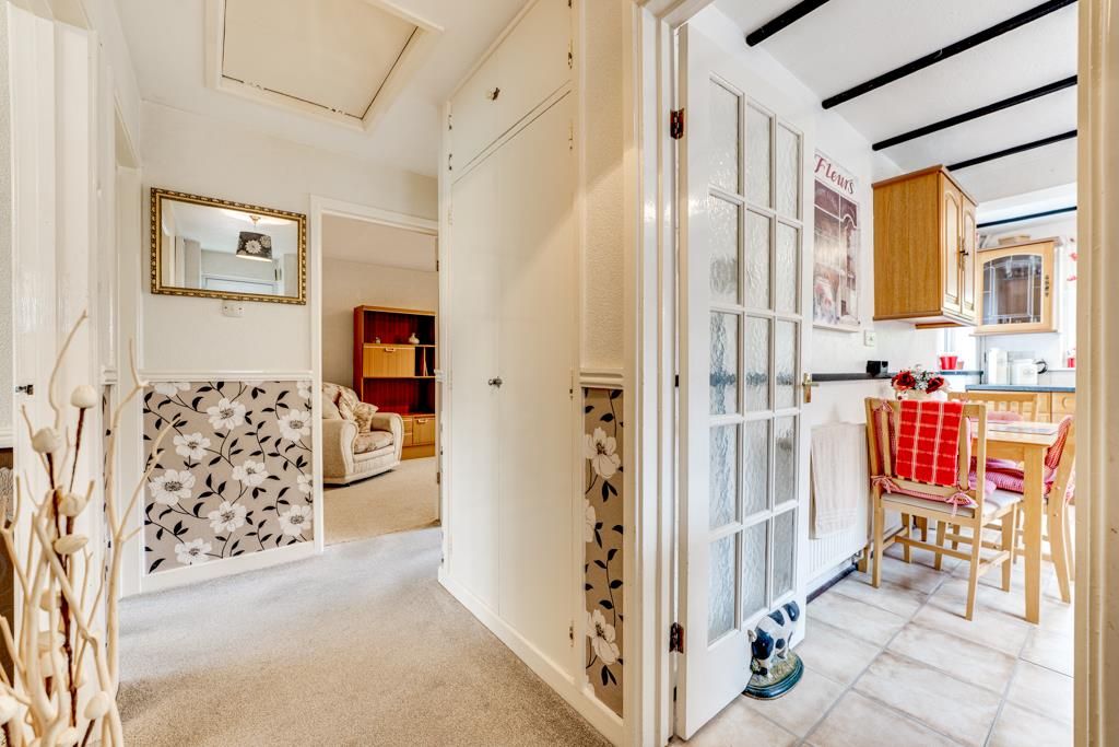 Property photo 2 of 21 36 Saint Leonards Close, Kettering-8.Jpg