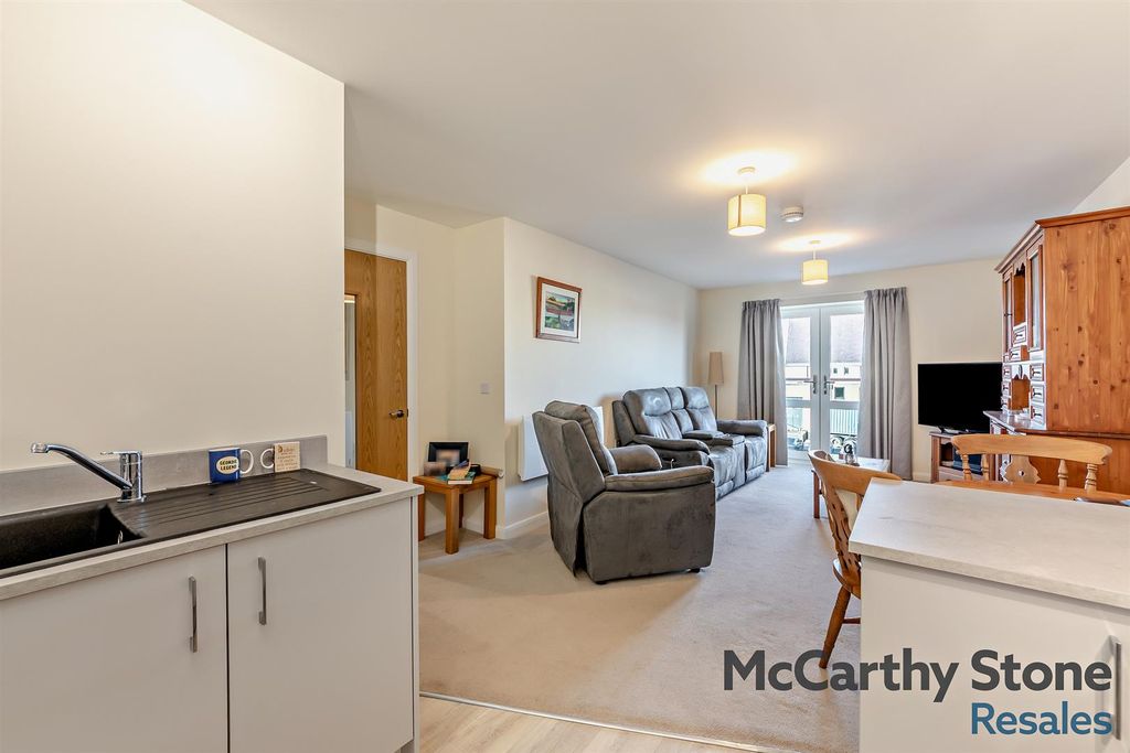 Property photo 2 of 29 8672859-Interior20-800.Jpg