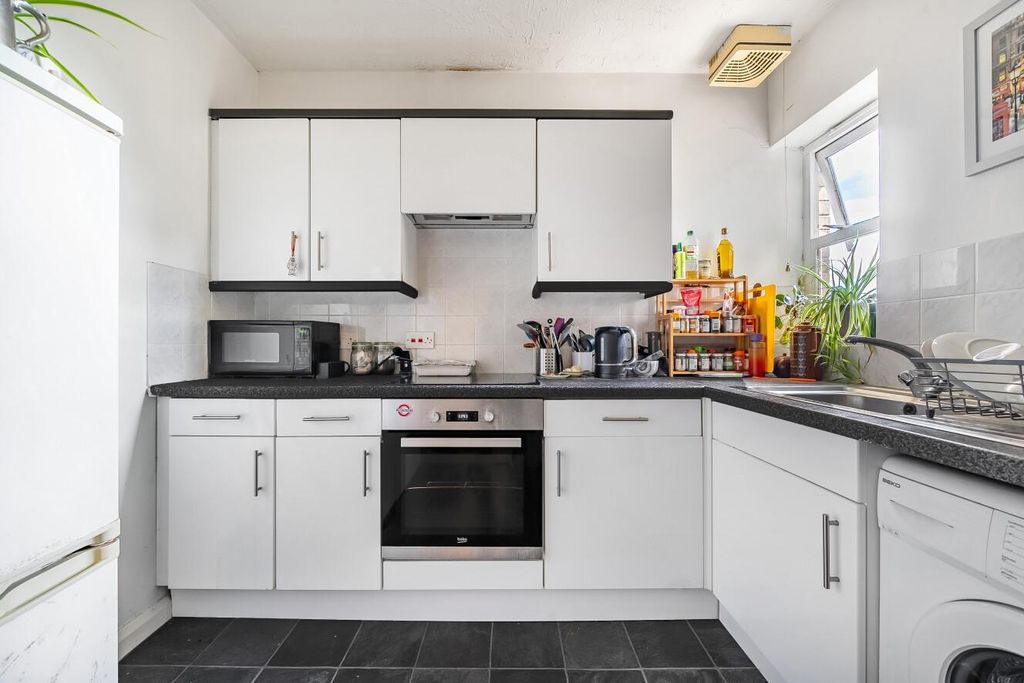 Property photo 3 of 9 Picture 3