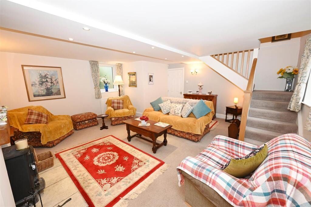 Property photo 2 of 21