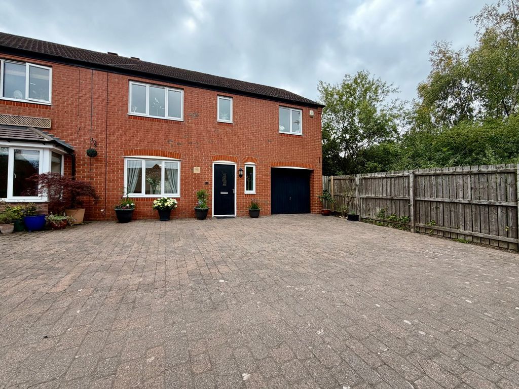 Property photo 1 of 14 Outside