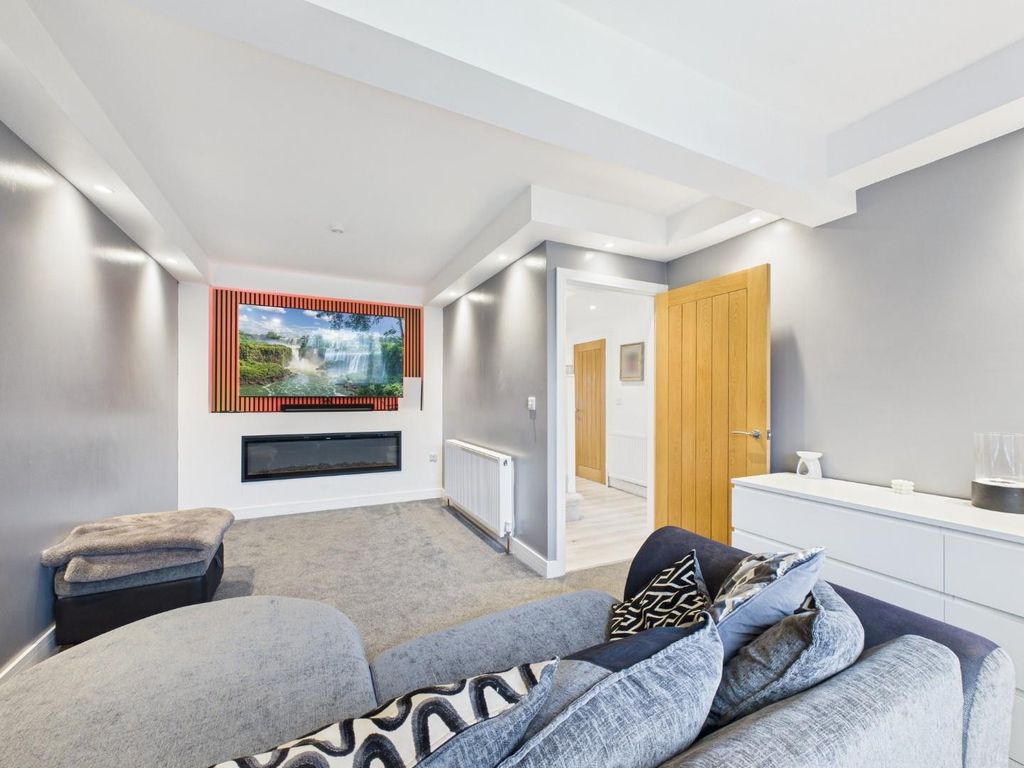 Property photo 2 of 21 Cam01268G0-Pr0407-Still014.Jpg