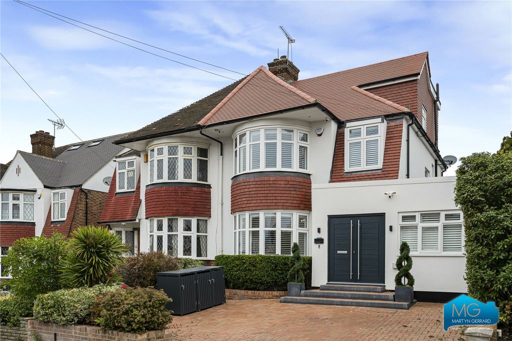 Property photo 1 of 37 Picture No. 23