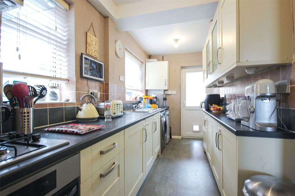 Property photo 3 of 15 Picture No. 12