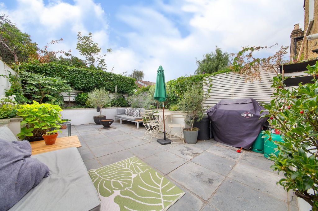 Property photo 3 of 18