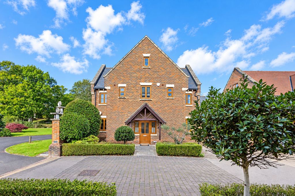 Property photo 1 of 32