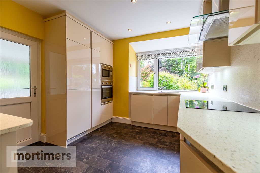 Property photo 2 of 27 Kitchen