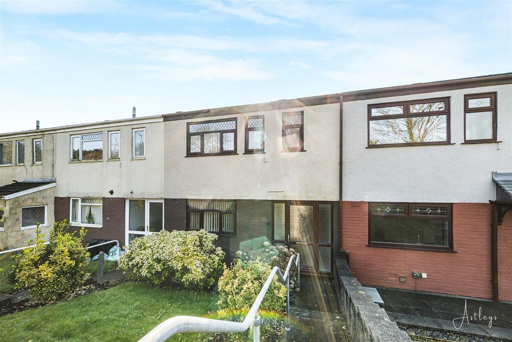 Property photo 3 of 20 05-P1433417.Jpg