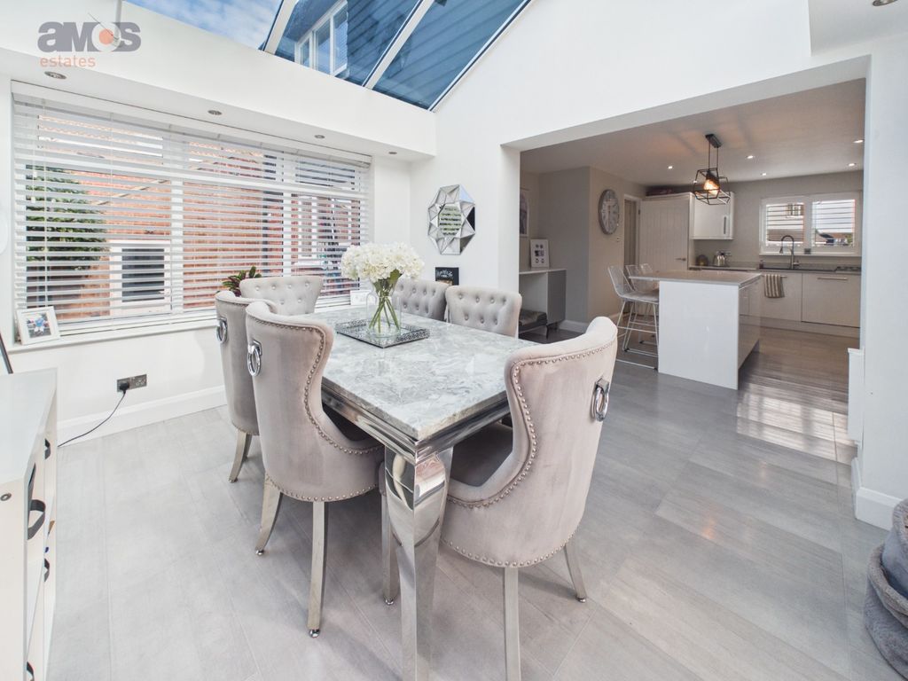 Property photo 2 of 33 5545842