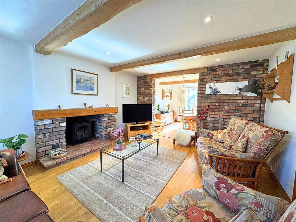 Property photo 2 of 29 Sitting Room