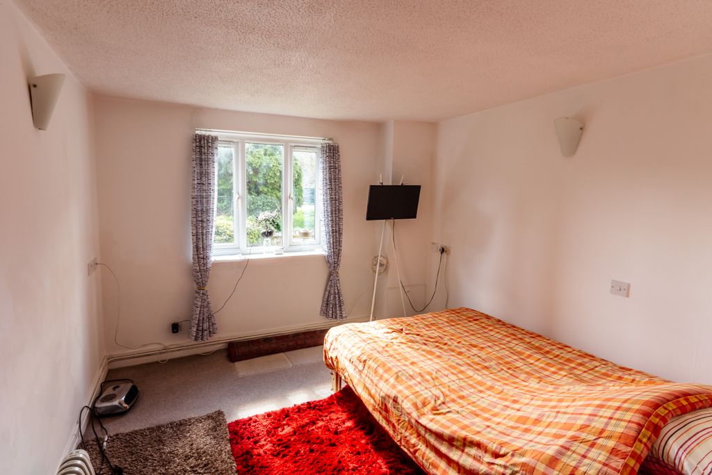 Property photo 3 of 7 Bedroom