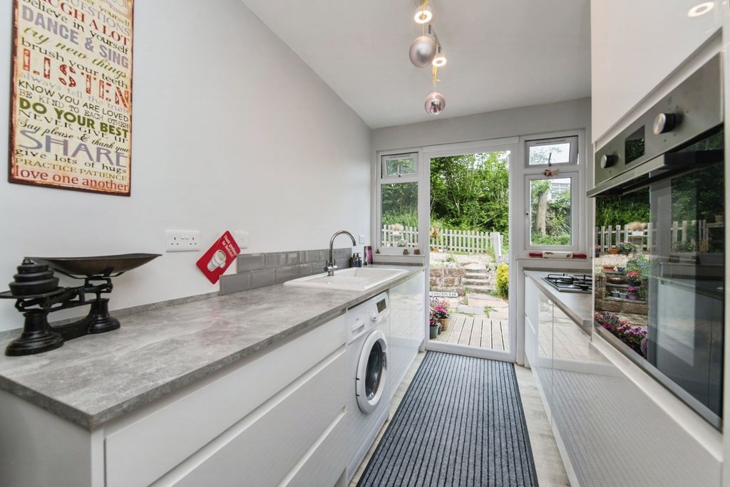 Property photo 2 of 15 Pbox-Img.Jpg