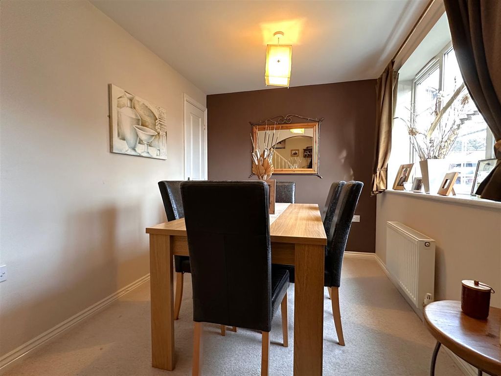 Property photo 2 of 17 Dining Room 503