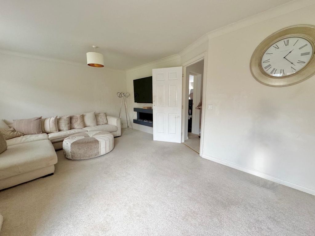 Property photo 3 of 14 c910d13d-5762-4656-8A62-5695E3c12486