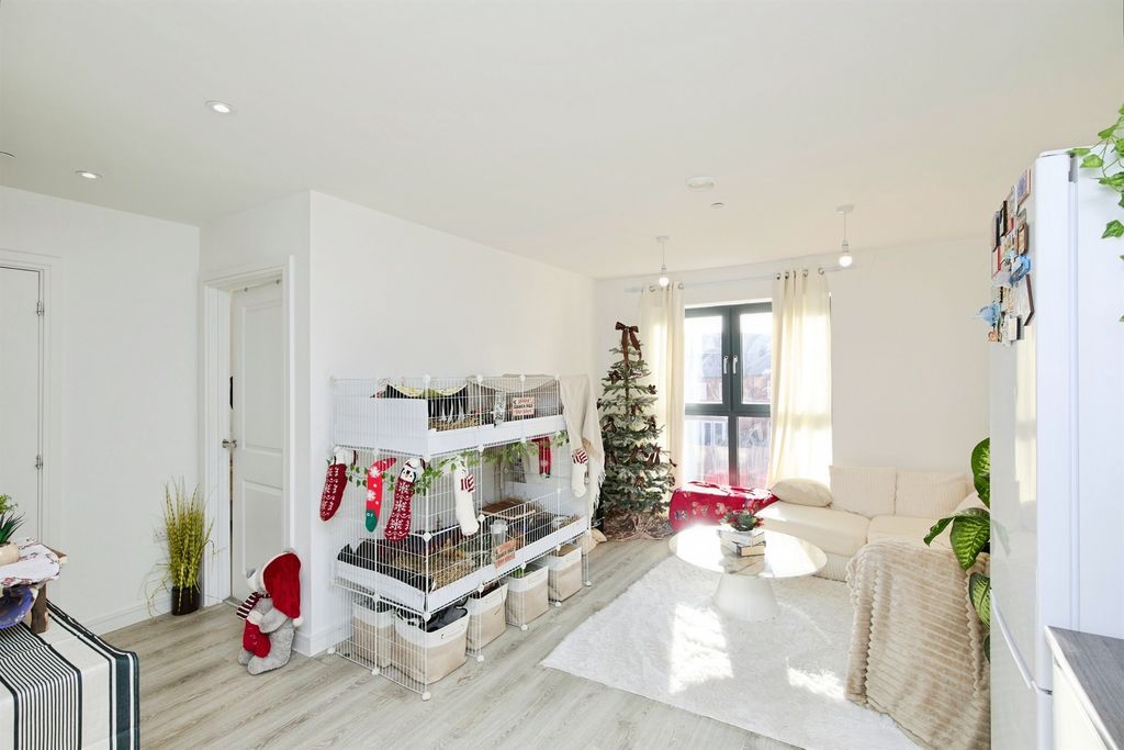 Additional image 4 of 1 bed flat for saleSylvester Close, Derby DE1