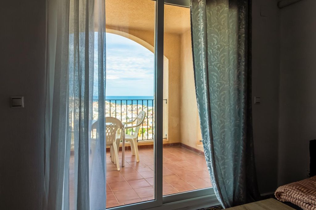 Property photo 3 of 44