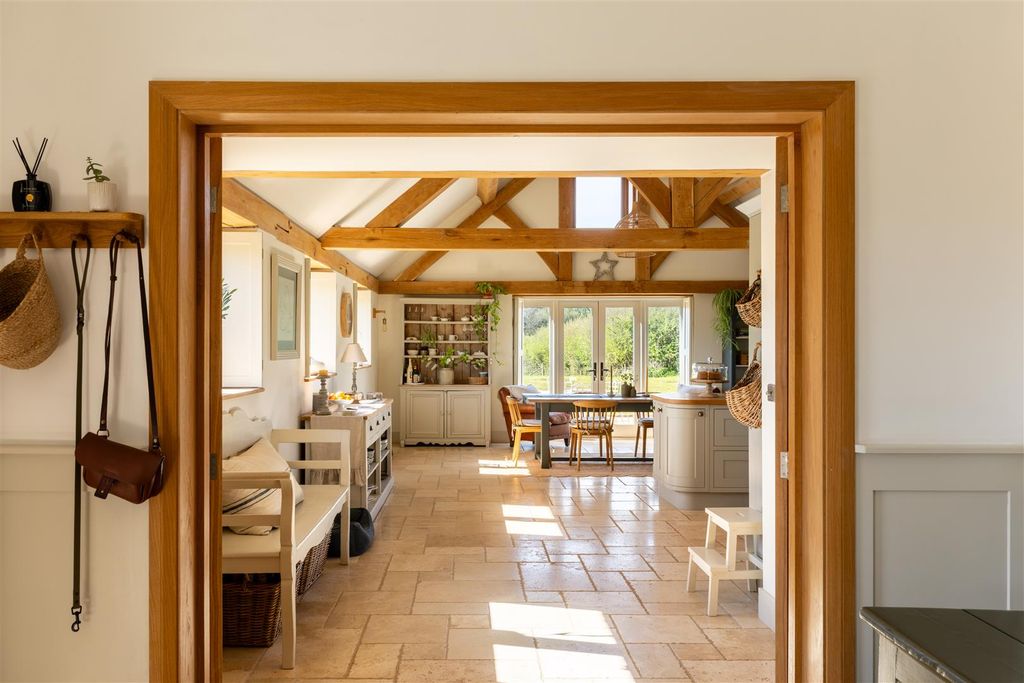 Property photo 2 of 34