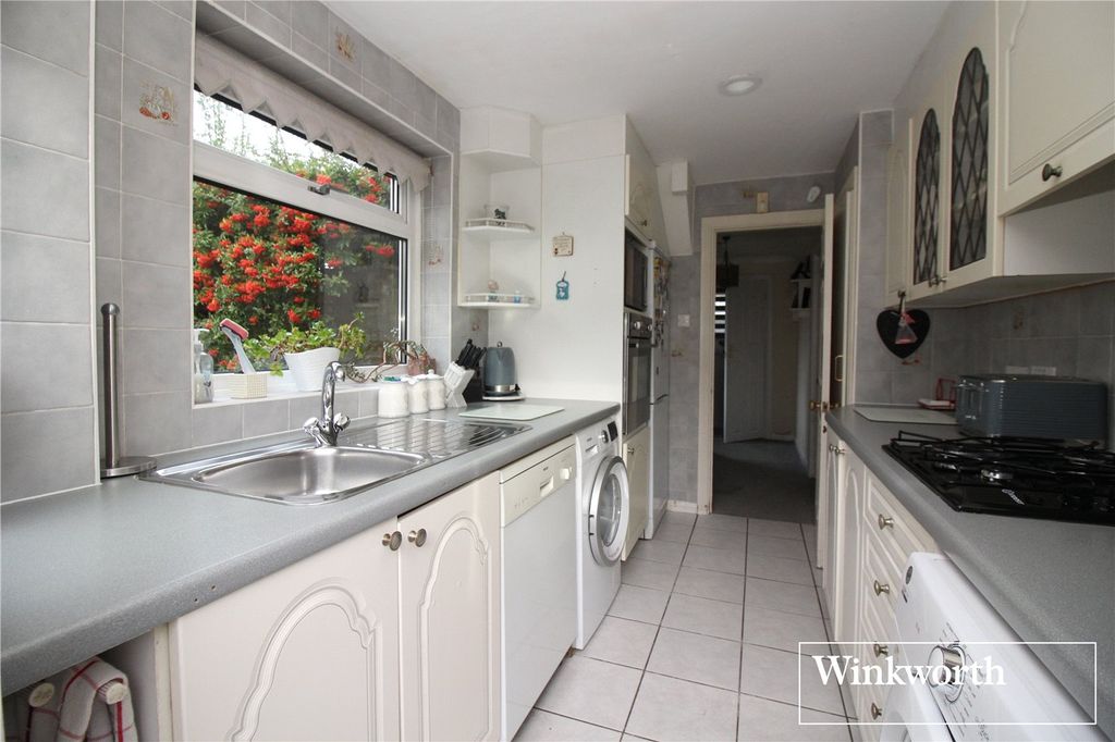 Property photo 3 of 22 Picture No. 21