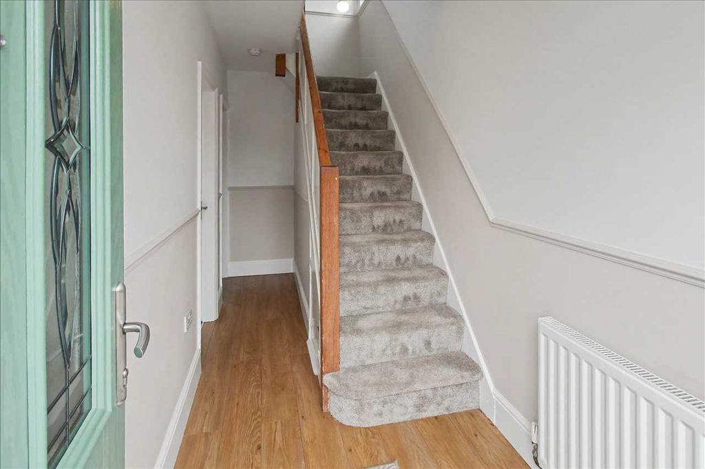 Property photo 2 of 26 Entrance Hall