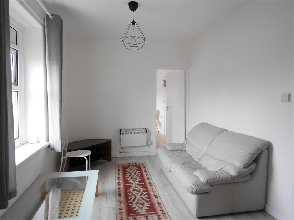 Property photo 2 of 10 Living Room