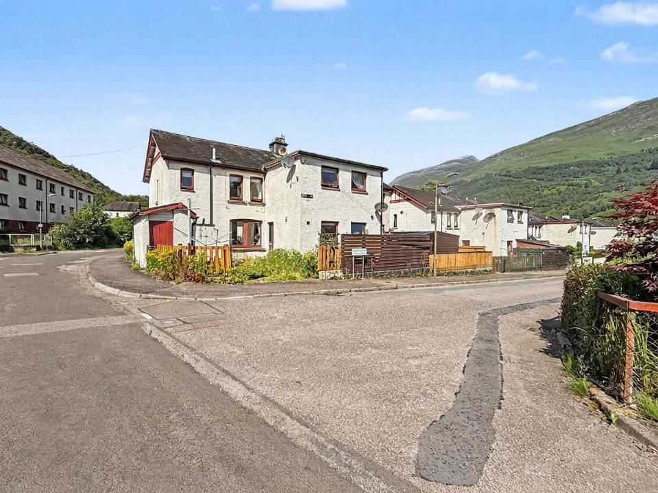 Property photo 2 of 31