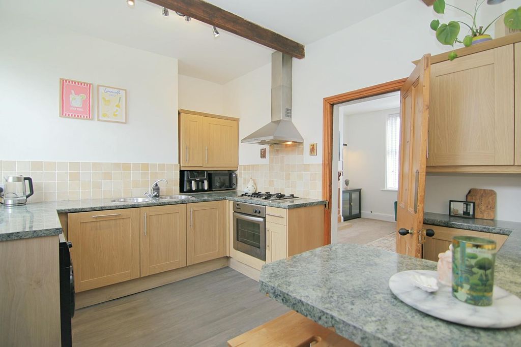 Property photo 2 of 17 Kitchen Diner