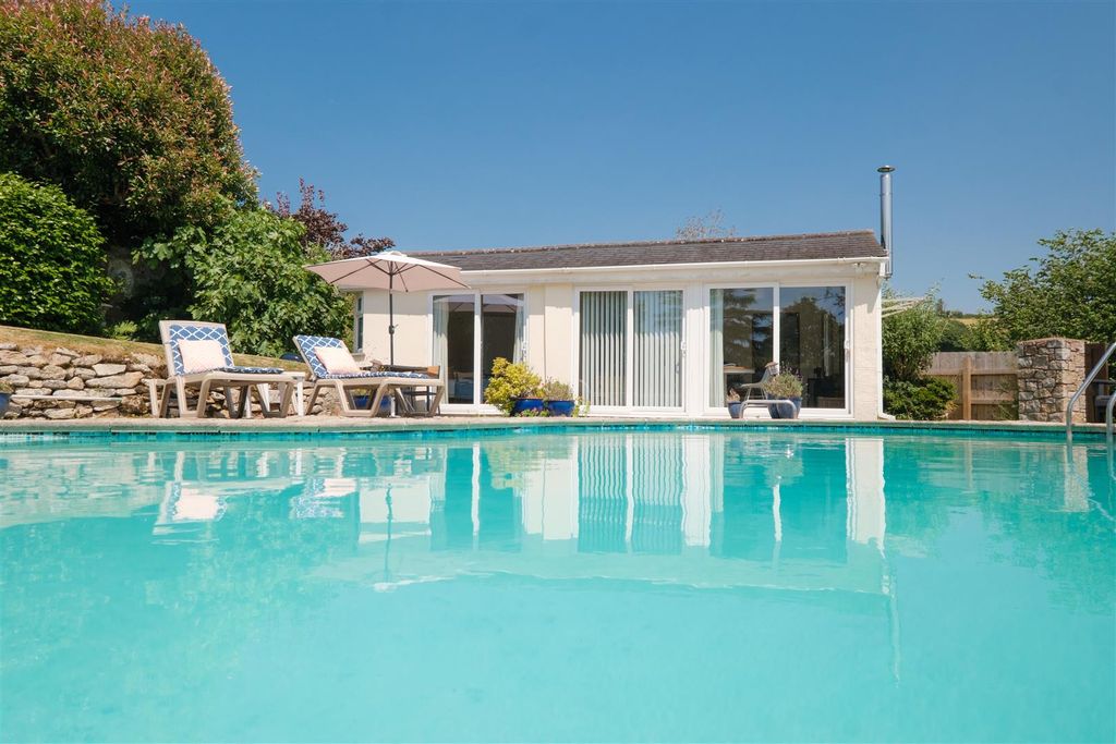 Property photo 2 of 37 Parry Pool House-83.Jpg