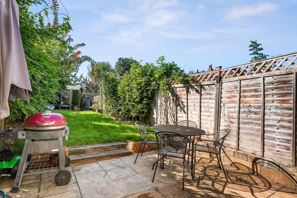 Property photo 2 of 18 Picture No. 20