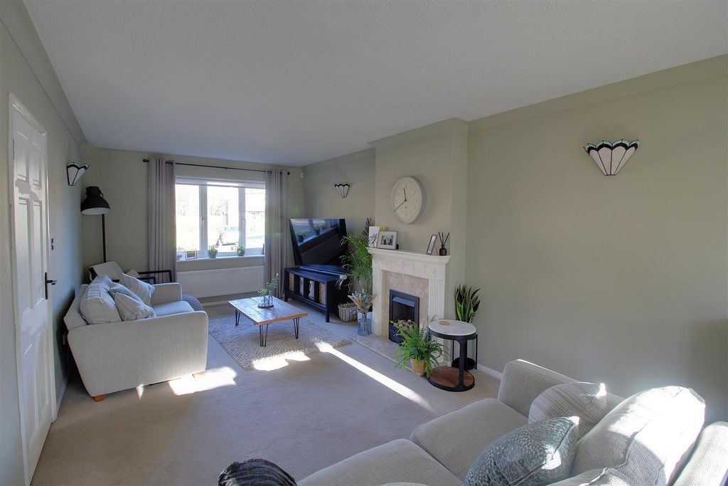 Property photo 2 of 21 Img_8136-Img_8138.Jpg