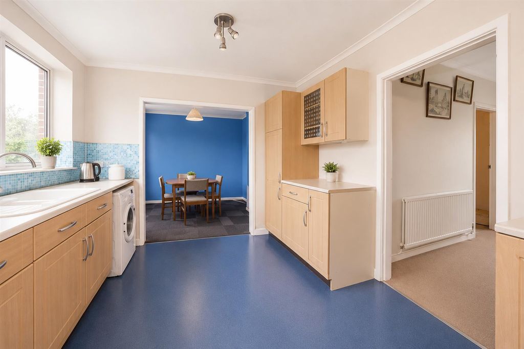 Property photo 3 of 21 28-Manor-Road-1004.Jpg