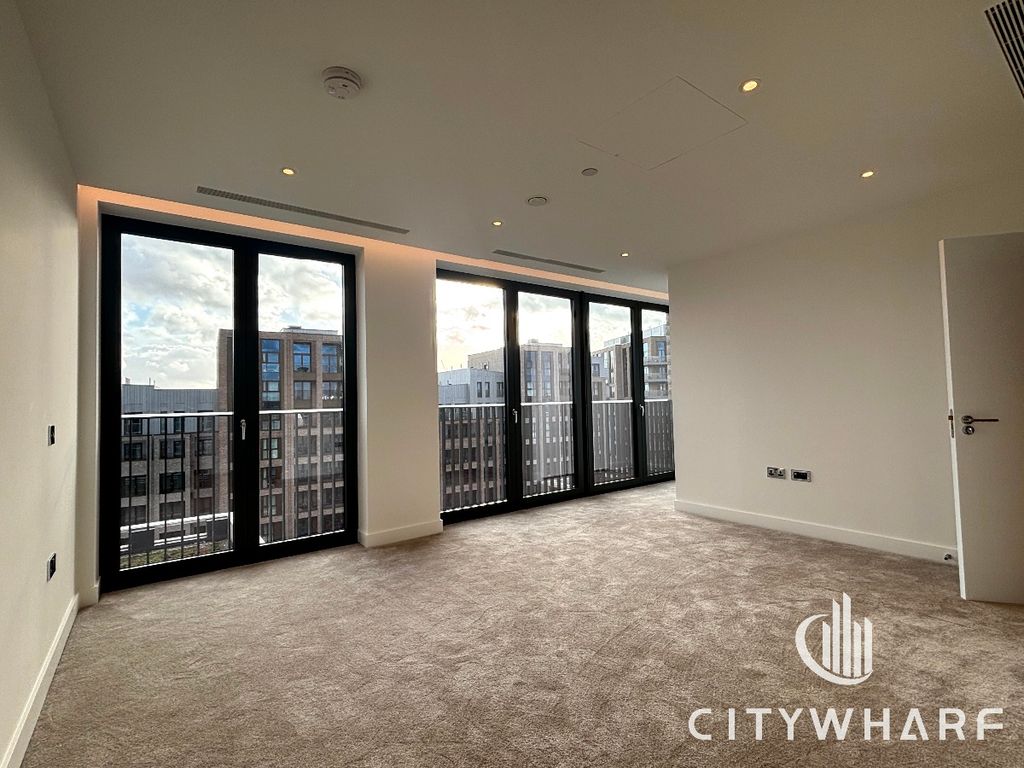 Property photo 2 of 25