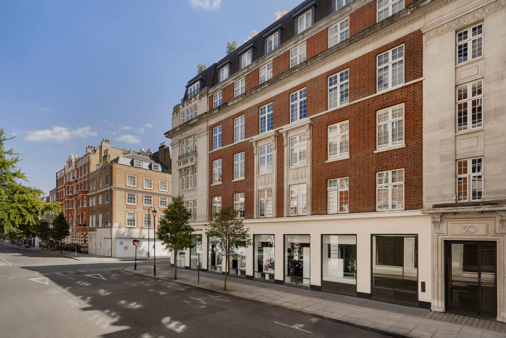 Property photo 2 of 11