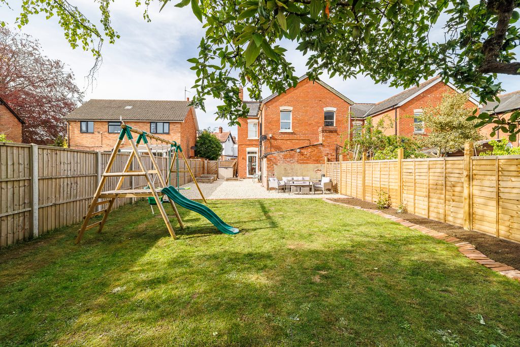 Property photo 3 of 17 Picture No. 32