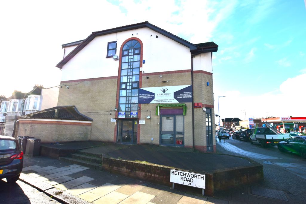 Property photo 1 of 5