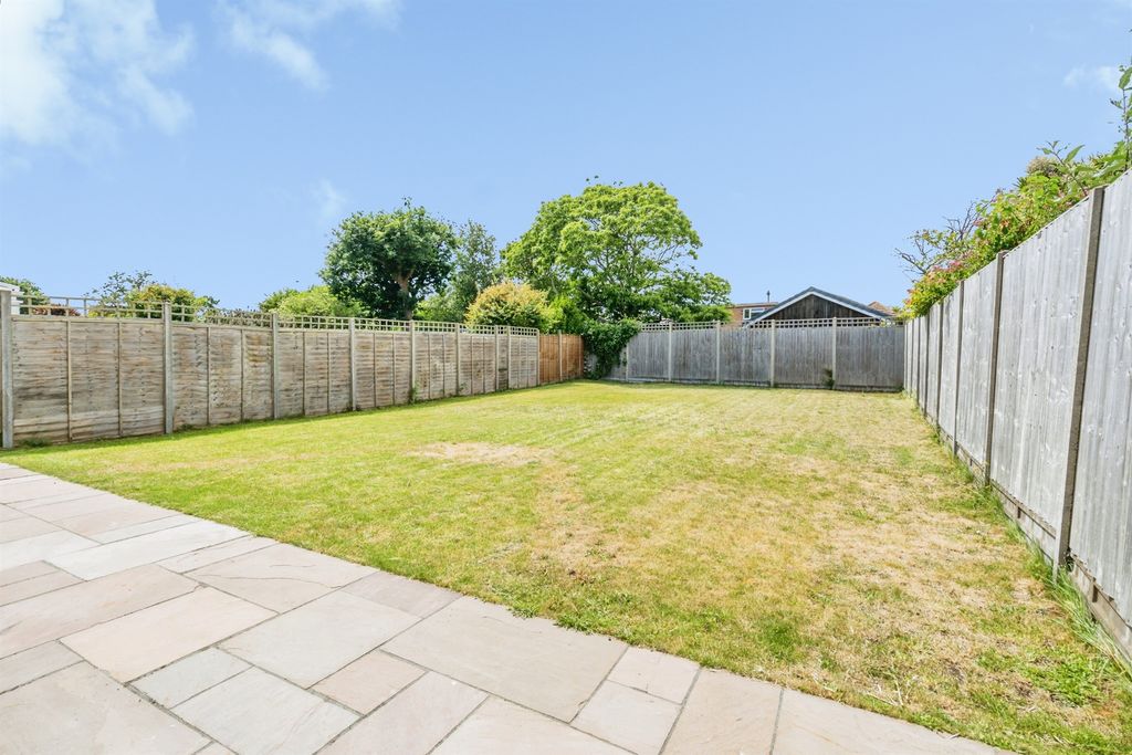 Property photo 3 of 14