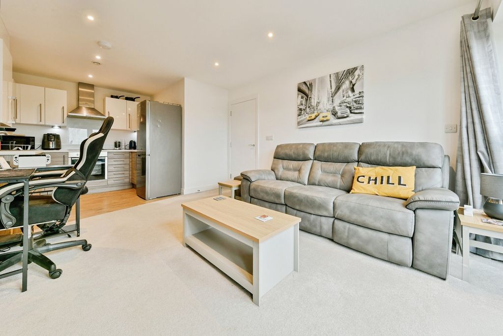 Property photo 3 of 21 Lounge/Diner