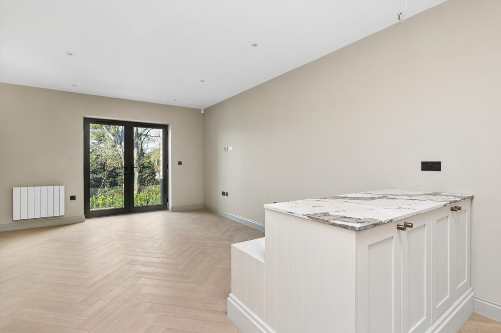 Property photo 3 of 10 Image