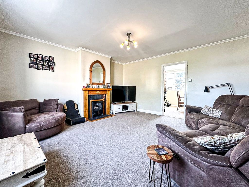 Property photo 2 of 16 5032827