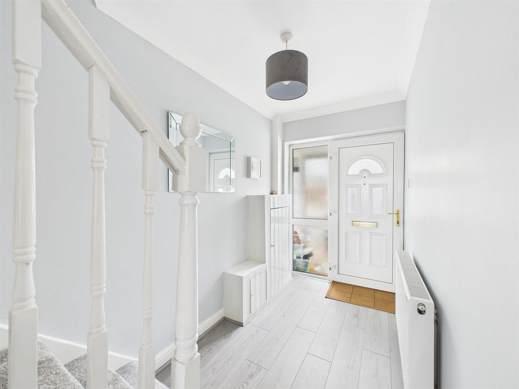 Property photo 2 of 13 Cam03736G0-Pr0095-Still023.Jpg