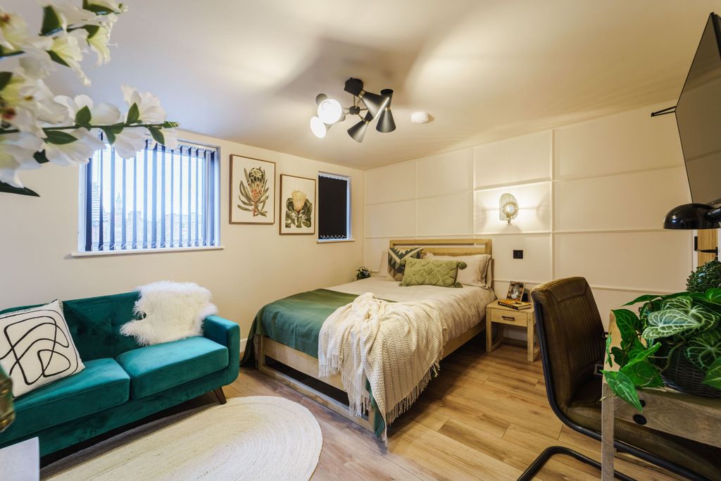 Property photo 2 of 18