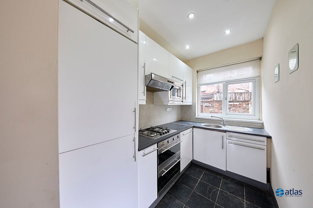 Property photo 3 of 14 Kitchen