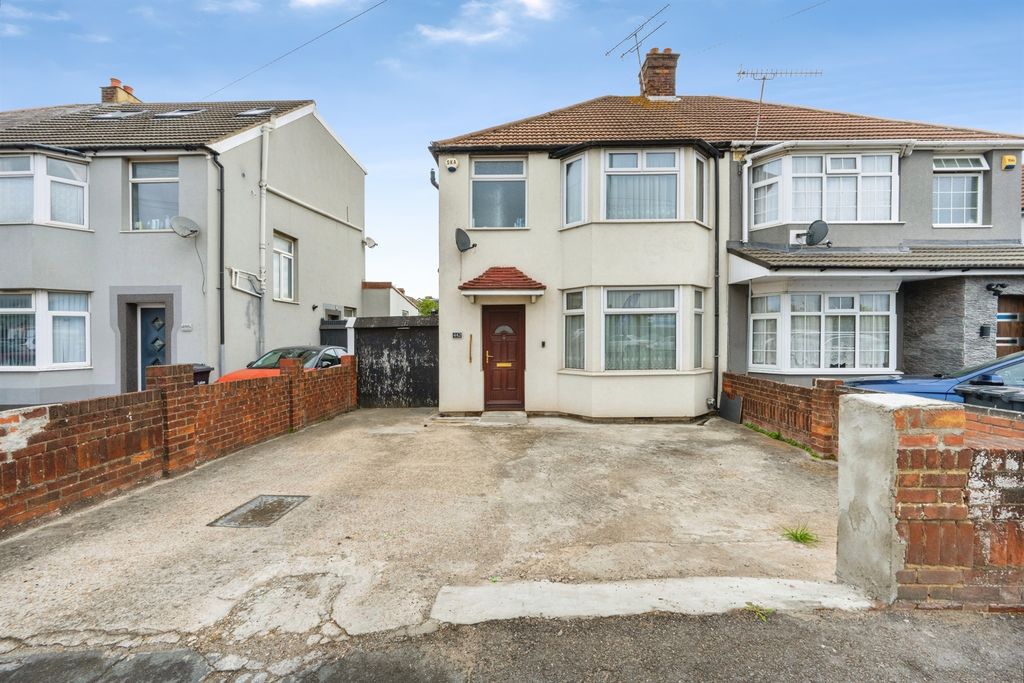 Property photo 2 of 16