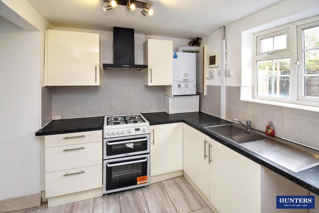 Property photo 3 of 13 Kitchen