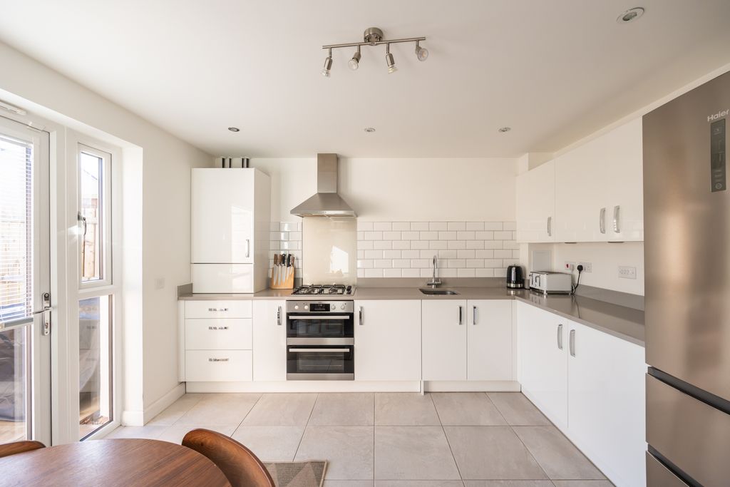 Property photo 3 of 25 Property Image 3