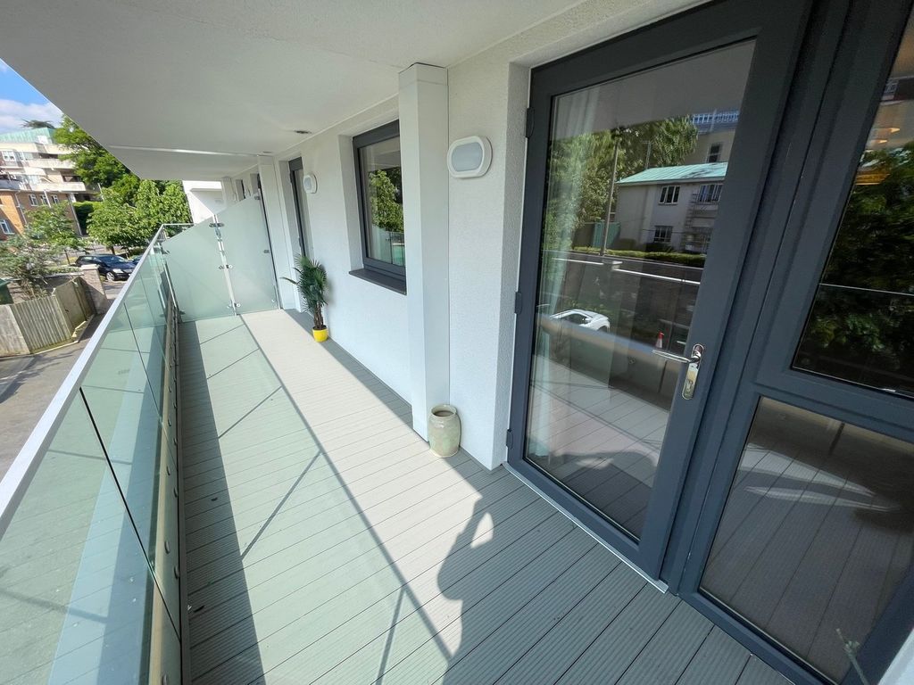 Property photo 2 of 30