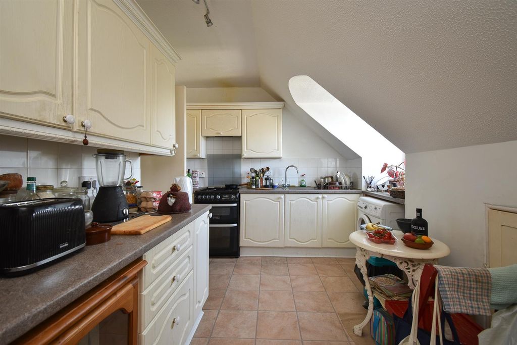 Property photo 3 of 13 Kitchen