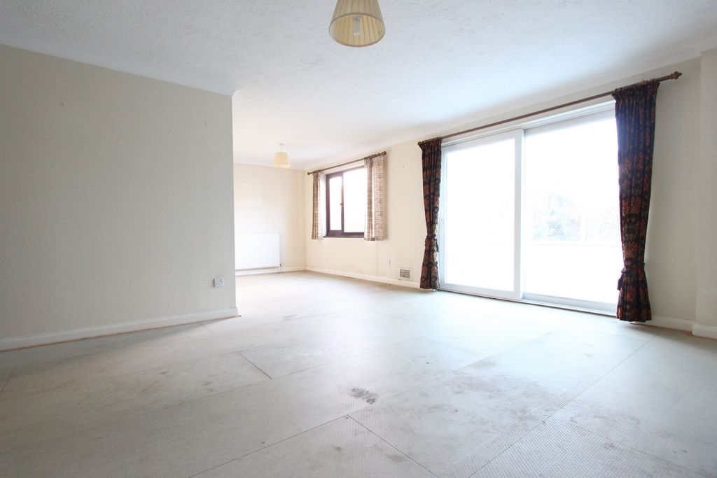 Property photo 2 of 16 Photo 14