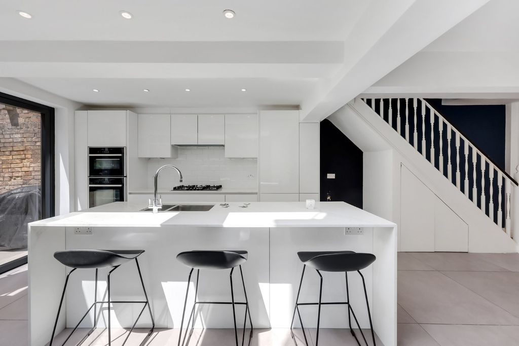 Property photo 3 of 29